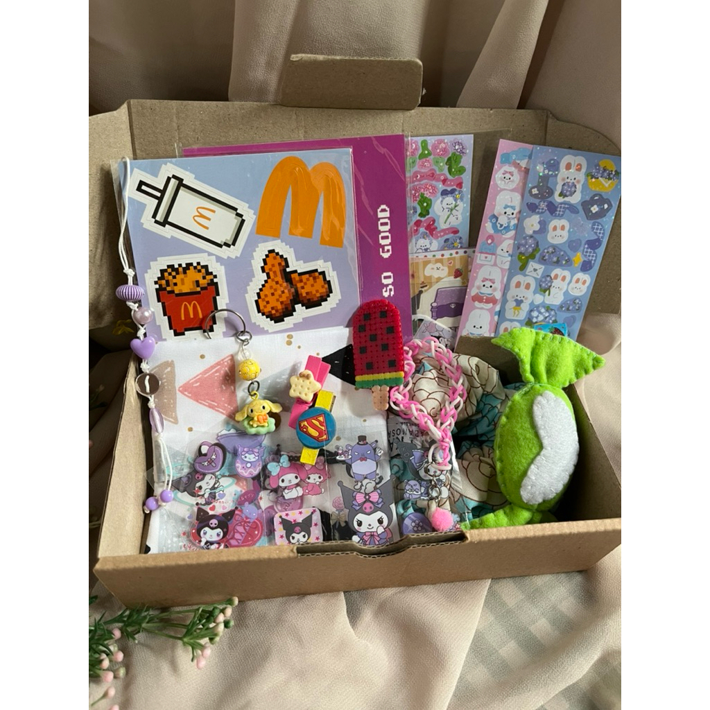 

Suprise box hadiah random scoop order hadiah ulang tahun serba 20ribu