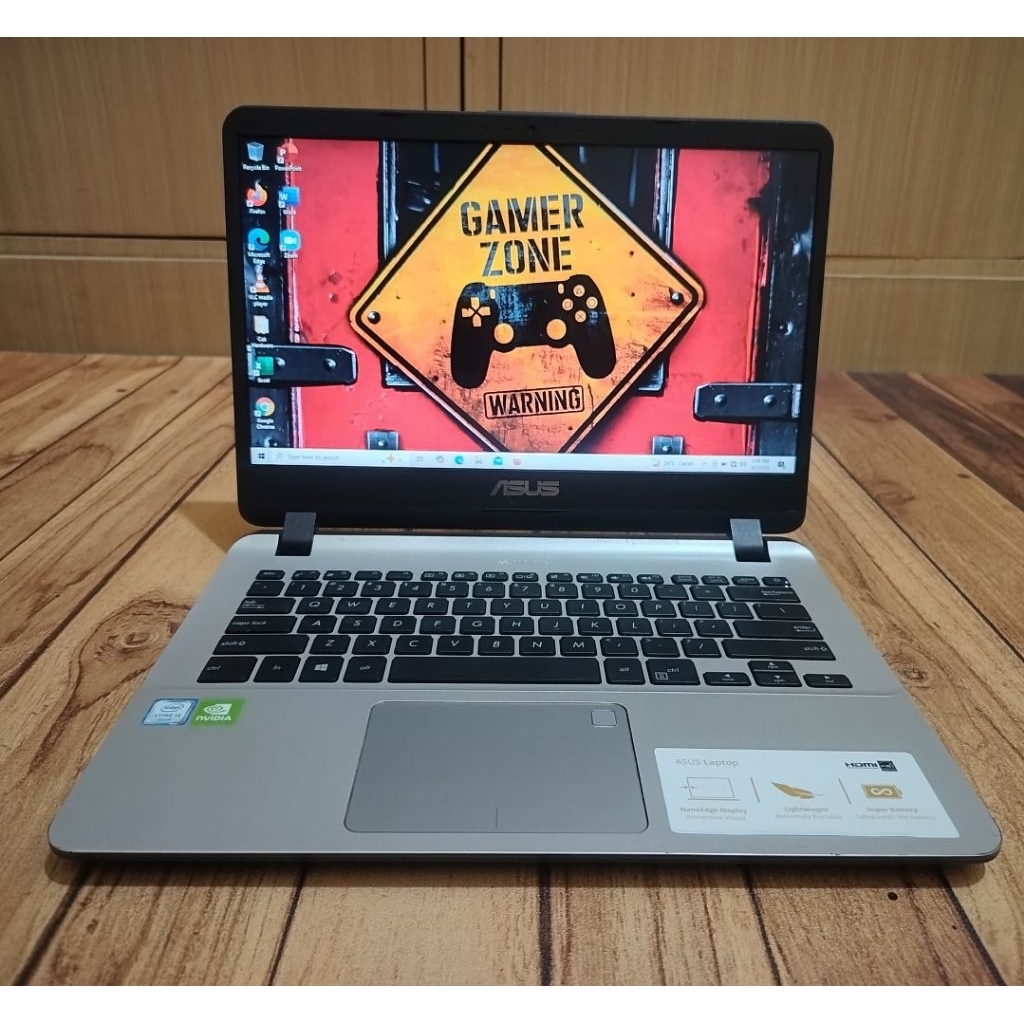 laptop gaming desgin editing Asus i3 gen 7 8gb/256gb