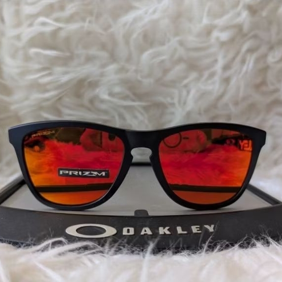 Kacamata Original Oakley Frogskins Matte Black w/Prizm Ruby 009245 63