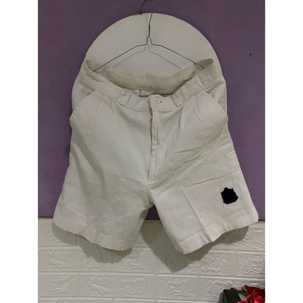 celana pendek putih wanita preloved