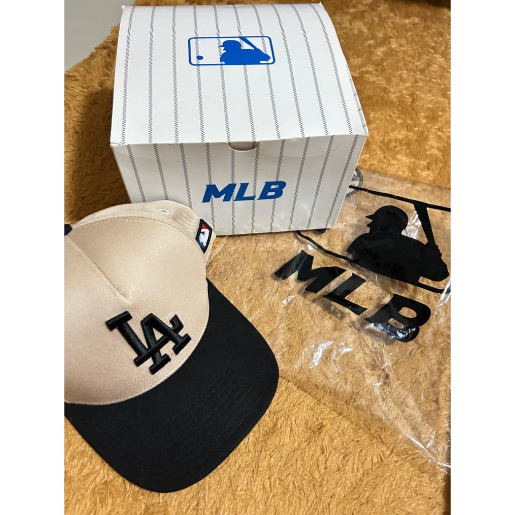 Topi MLB LA NEW hitam cream