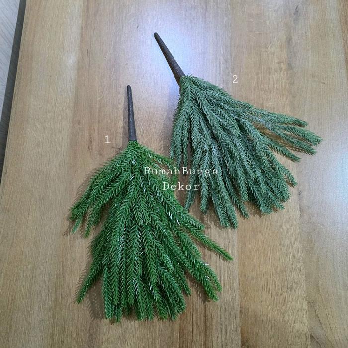 Rumput Daun Cemara Artificial / Daun Cemara Norfolk Pine Artificial ( Ada 2 Warna )