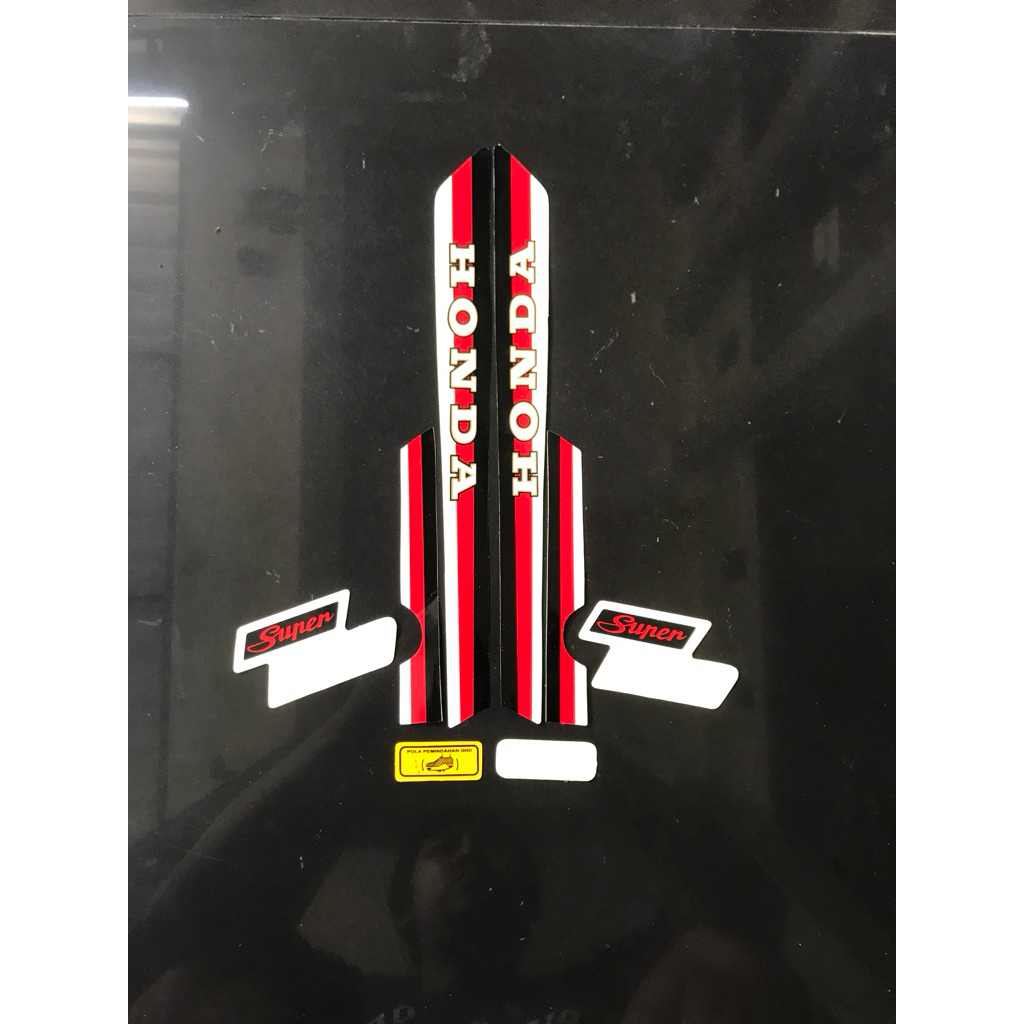 STRIPING HONDA SUPER CUB 700 HITAM MERAH
