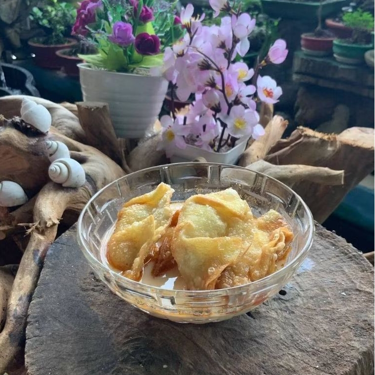 

Pangsit goreng kuah keju