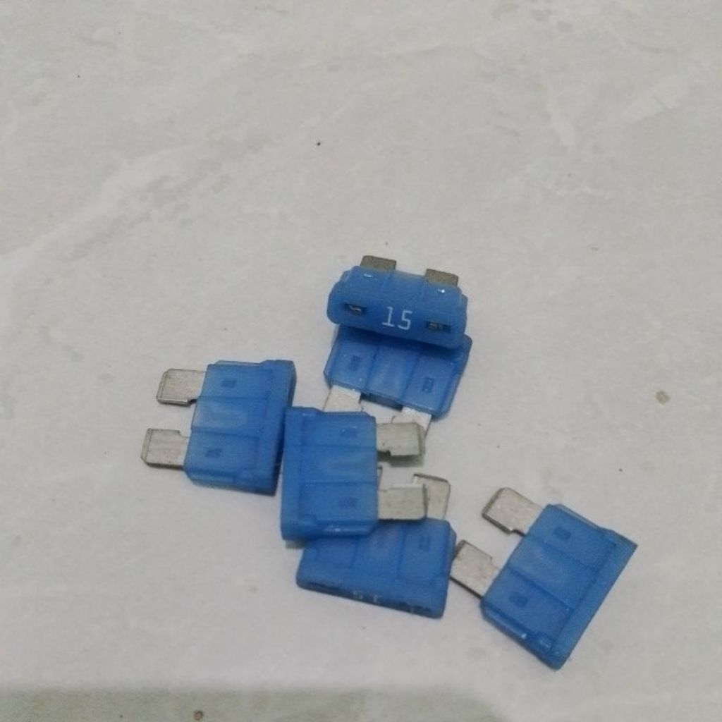 sikring tancap besar 15 ampere original, universal mobil motor
