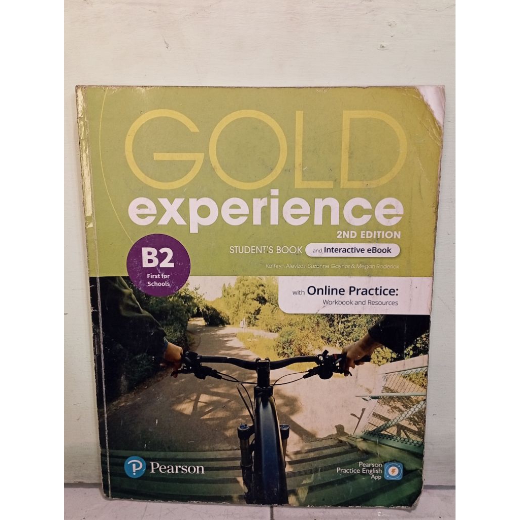 GOLD experience Student's Book B2