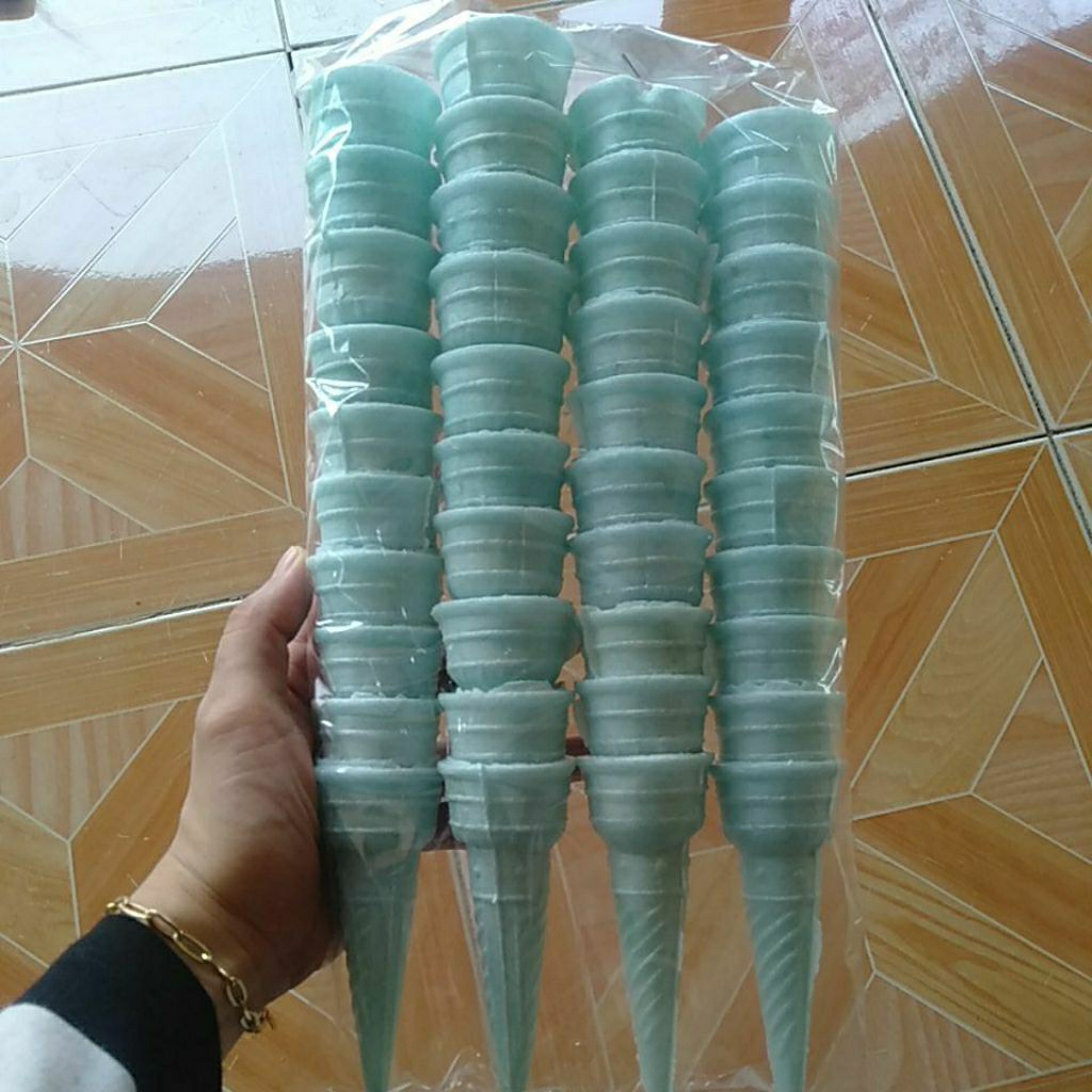 

cone ice cream ukuran 14 lancip, 5 bks ( isi 200 pcs )