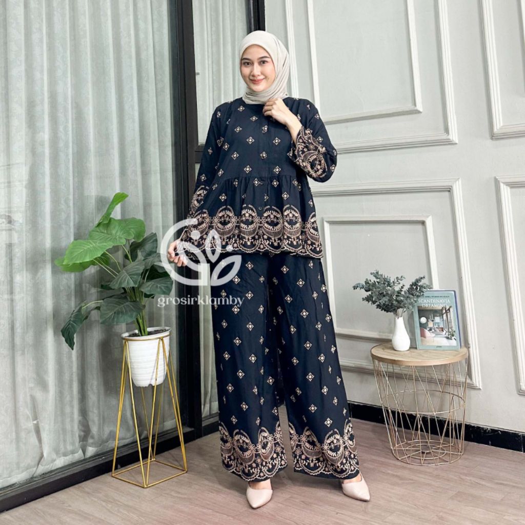 ALYSSA SET REMPEL BUSUI