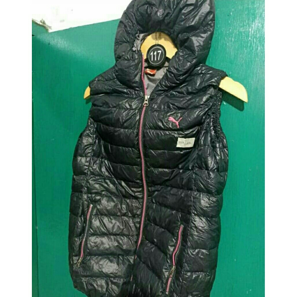 Jaket vest gagah model bulang asli size L ada hoodienya loh kondisi 98 persen baca deskripsi