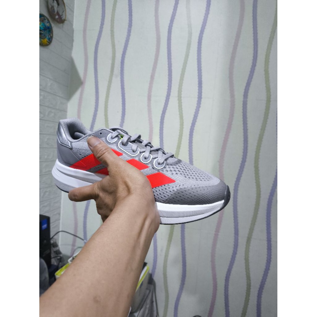 Sepatu Duramo Speed 2 abu abu list merah