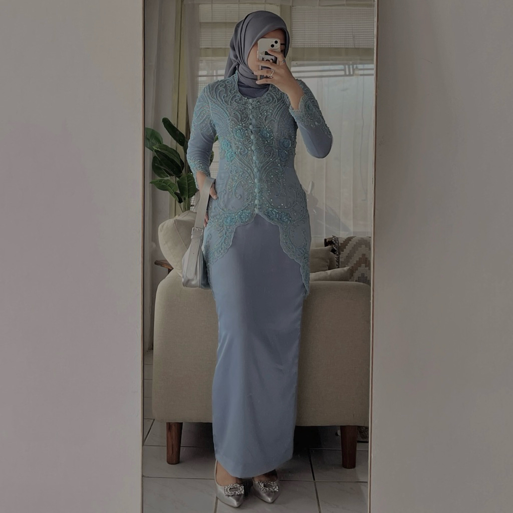 preloved kebaya brokat payet / kebaya wisuda / kebaya tunangan / kebaya kondangan, warna ice blue si