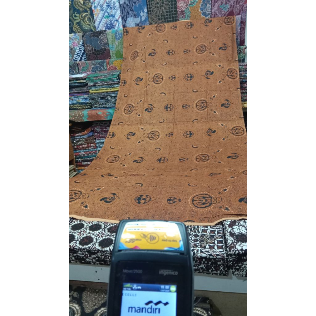 KAIN BATIK SOGAN SOLO MOTIF RATU RATIH