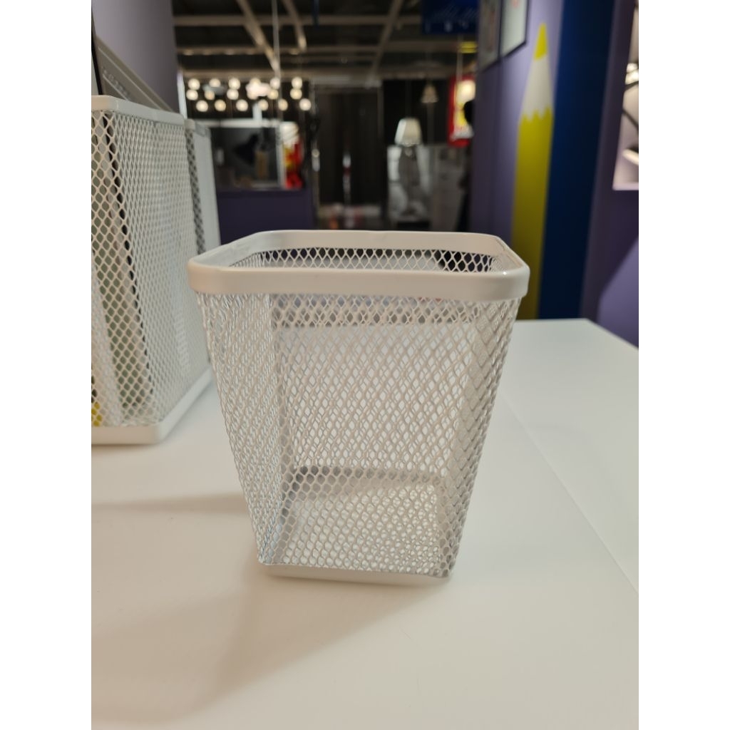 

tempat pulpen putih | tempat pensil besi