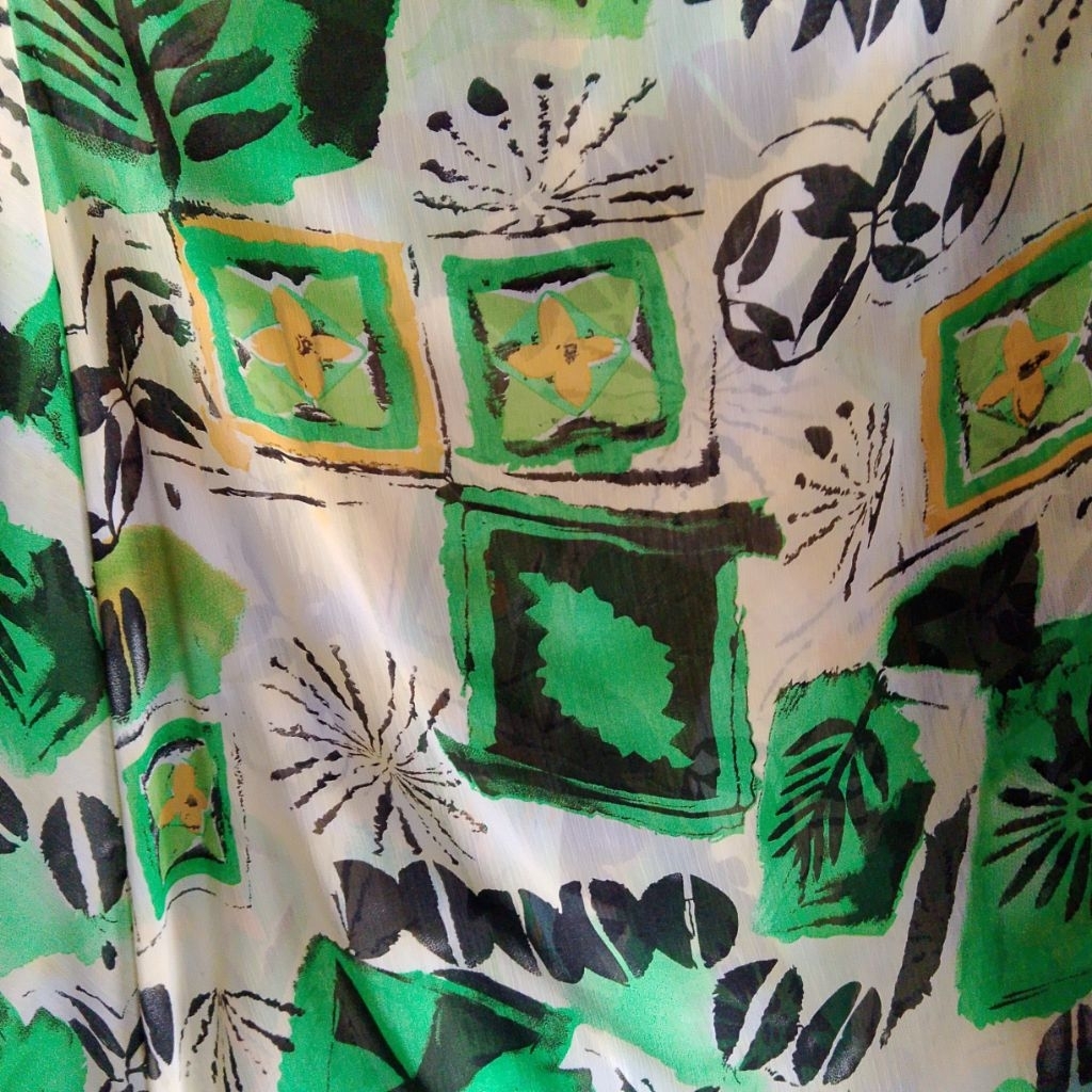 Kain Sifon Motif Daun Bunga Hijau – Bahan Jahit Dress, Blouse, Hijab, Outer Elegan Rmt