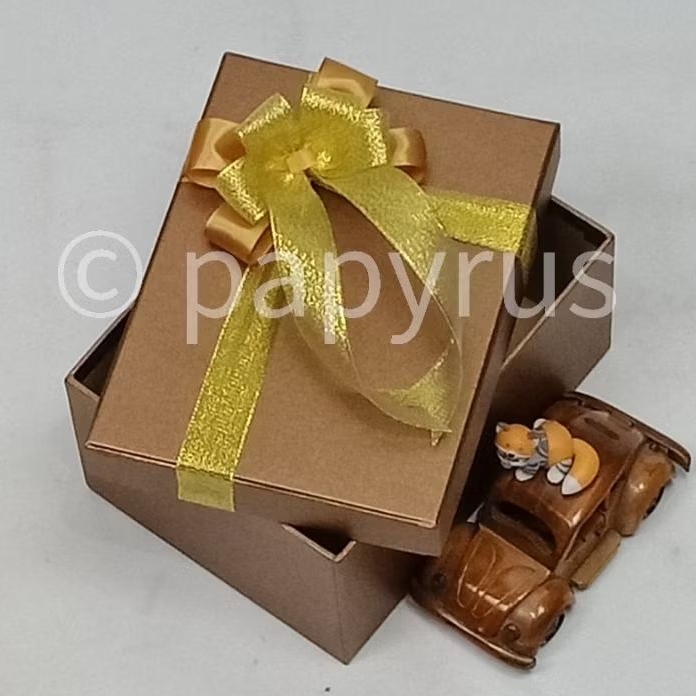 

PAPYRUS 15x20 Tinggi 8cm Kotak Kado Gift Box Hardbox Hampers Hadiah V1