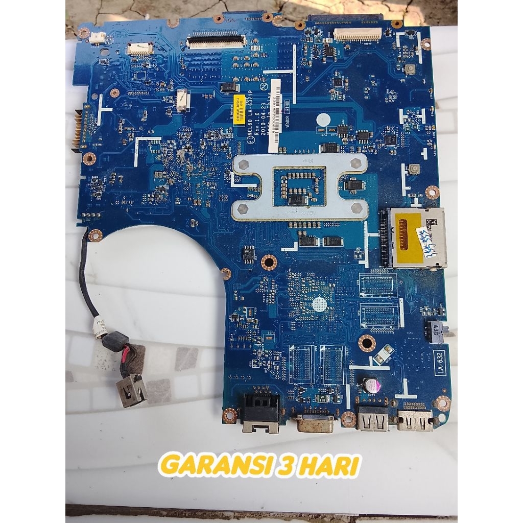 Motherboard laptop Zyrex cruiser 20 rusak bahan servis