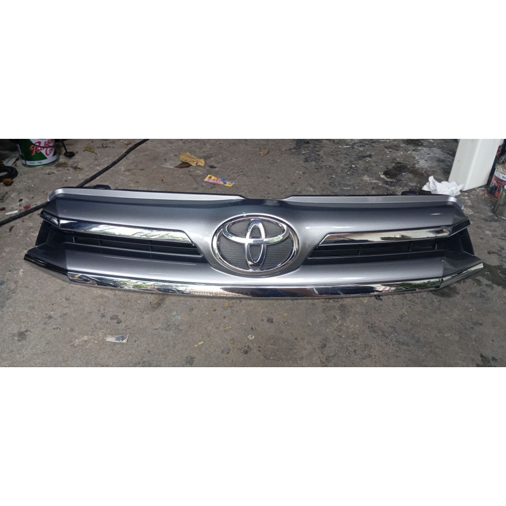 Grill Toyota Innova Reborn 2016