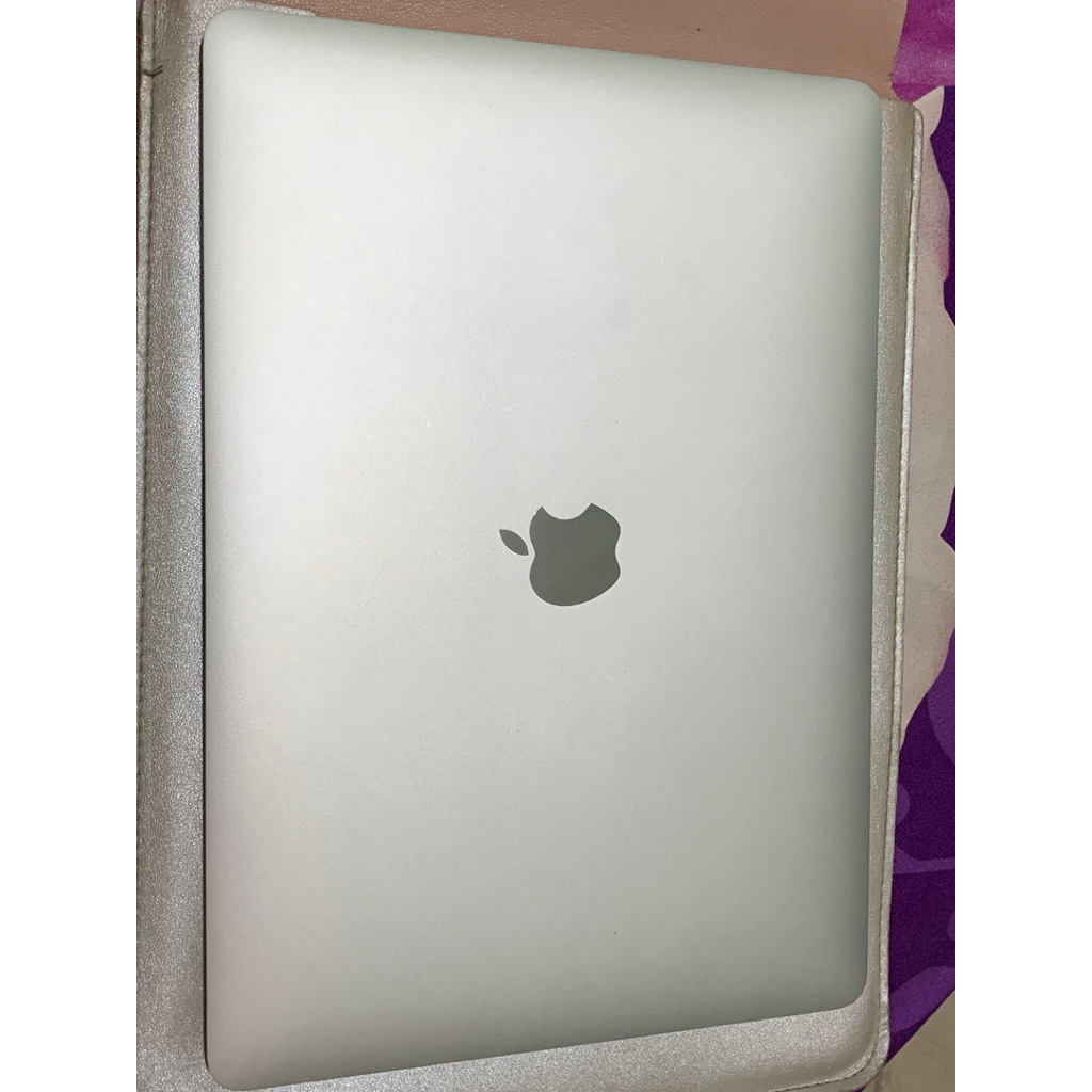 Apple Macbook Air M1 Chip 2020-13 inch - Preloved