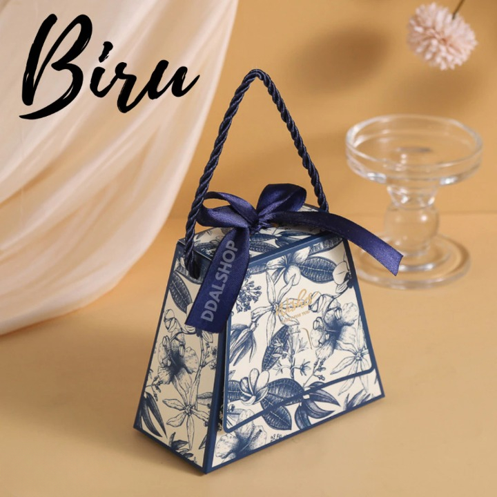 

Kardus Hadiah Box Hampers Lucu Kotak Penyimpanan Ukuraan 10.5x5x9 Snack Gift Perlengkapan Ulang Tahun Warna Biru