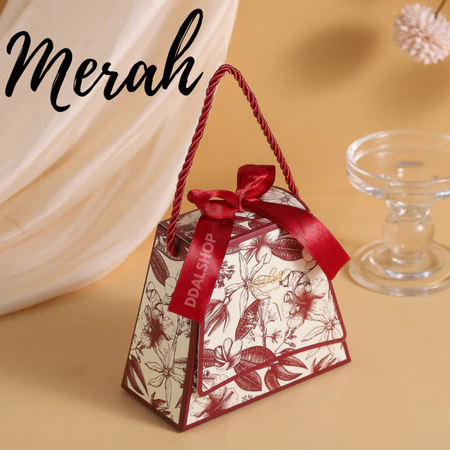 

Kardus Hadiah Box Hampers Lucu Kotak Penyimpanan Ukuraan 10.5x5x9 Snack Gift Perlengkapan Ulang Tahun Warna Merah