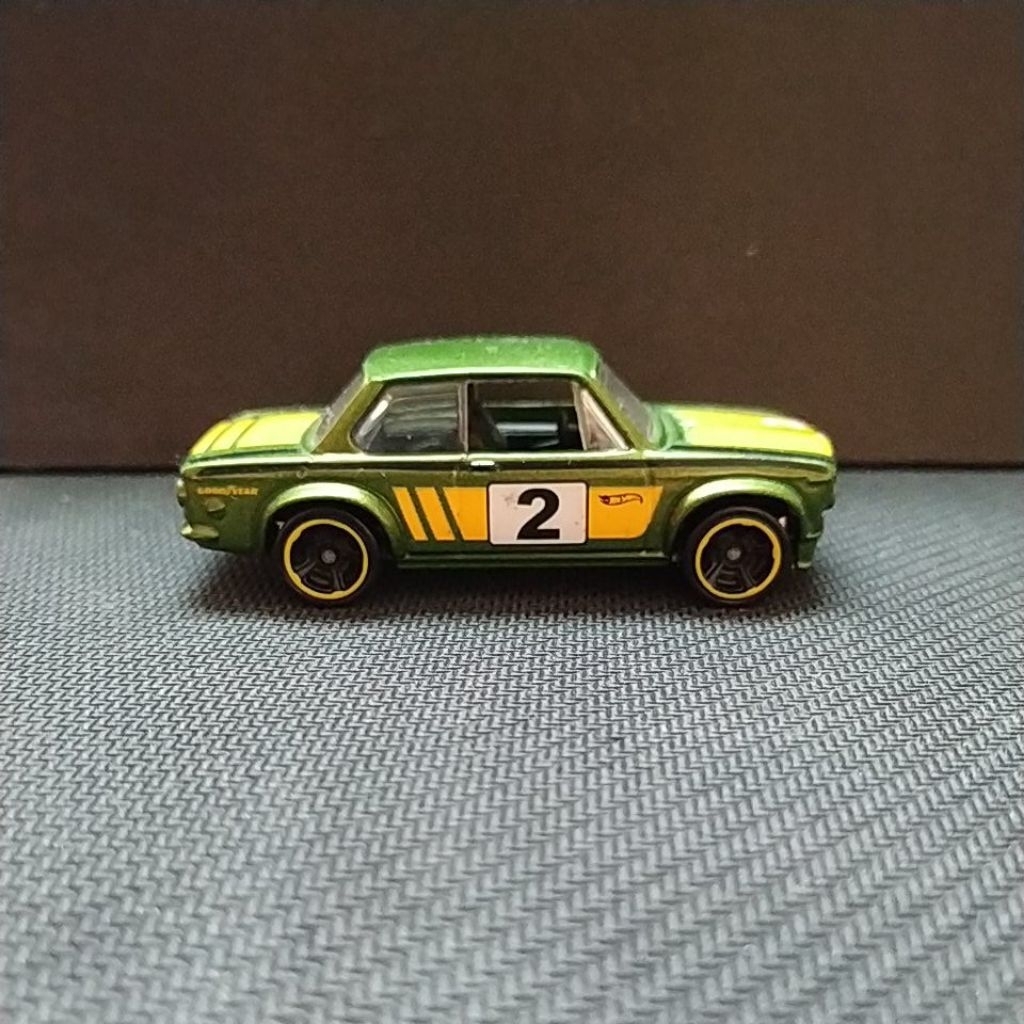 Diecast Loose Hot Wheels BMW 2002