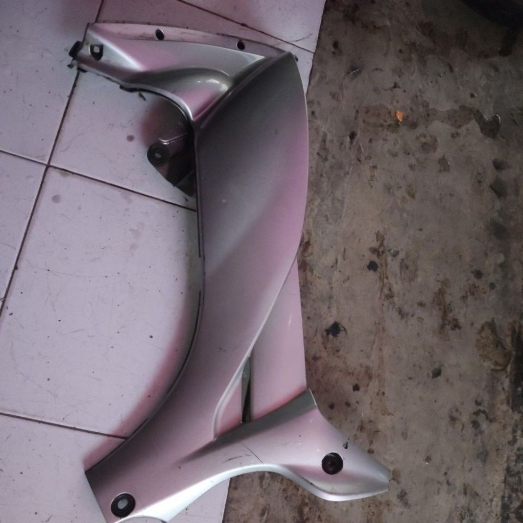 sayap luar/dalam bagian  kiri Jupiter z burhan original,dudukan baut aman semua