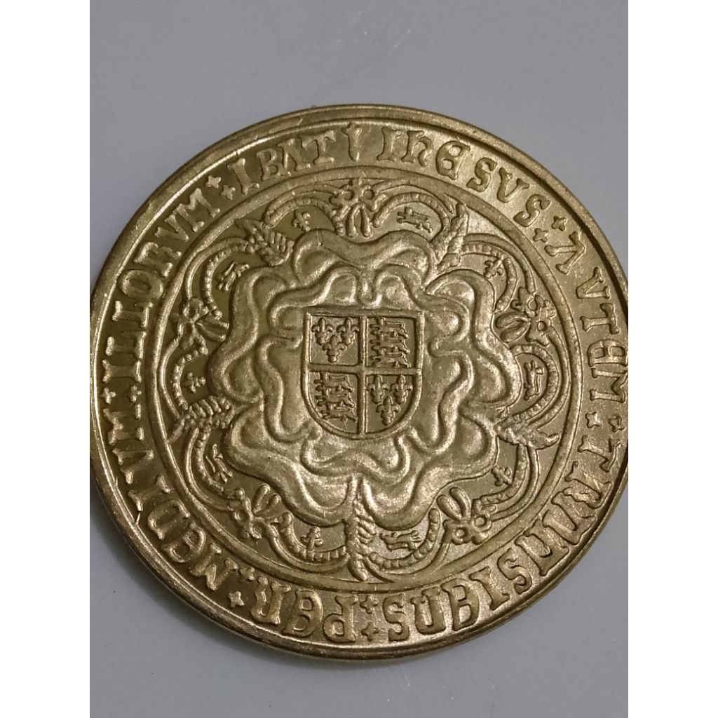 koleksi kecil koin raja duduk