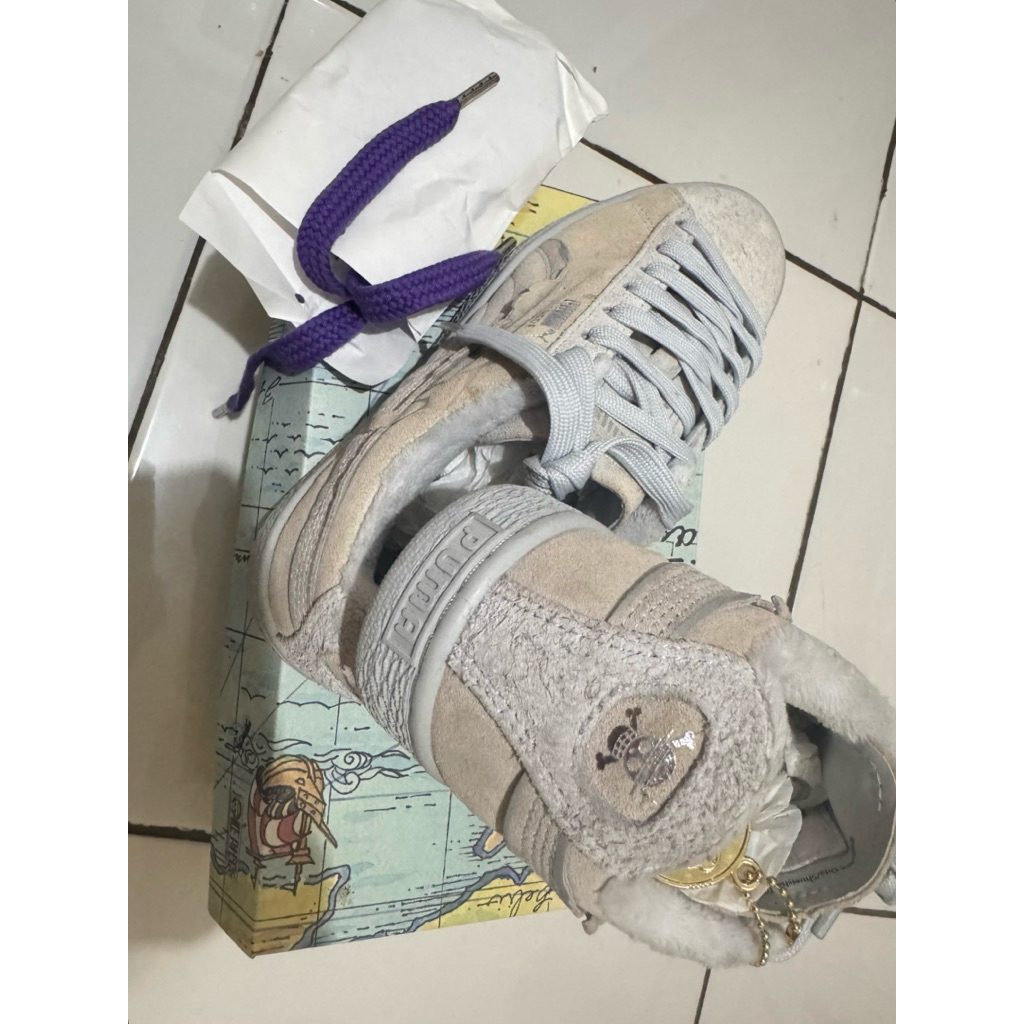 Sepatu puma x one piece