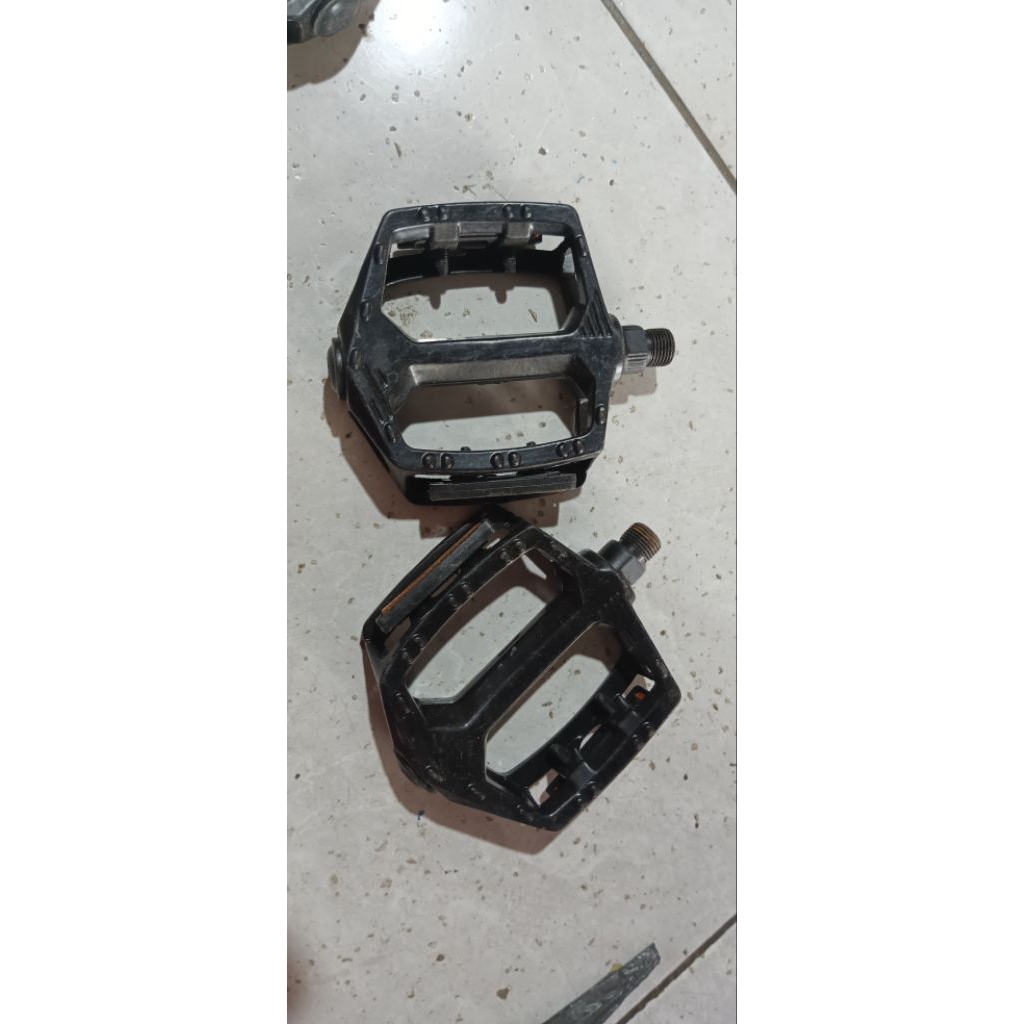 pedal alloy lebar gotri pelor