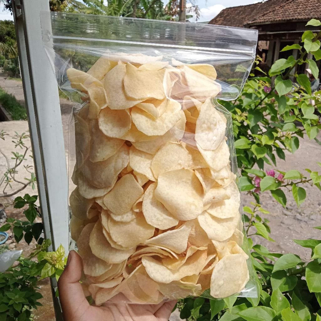 

keripik talas/keripik gothe/keripik mbote rasa gurih kemasan 300 gr
