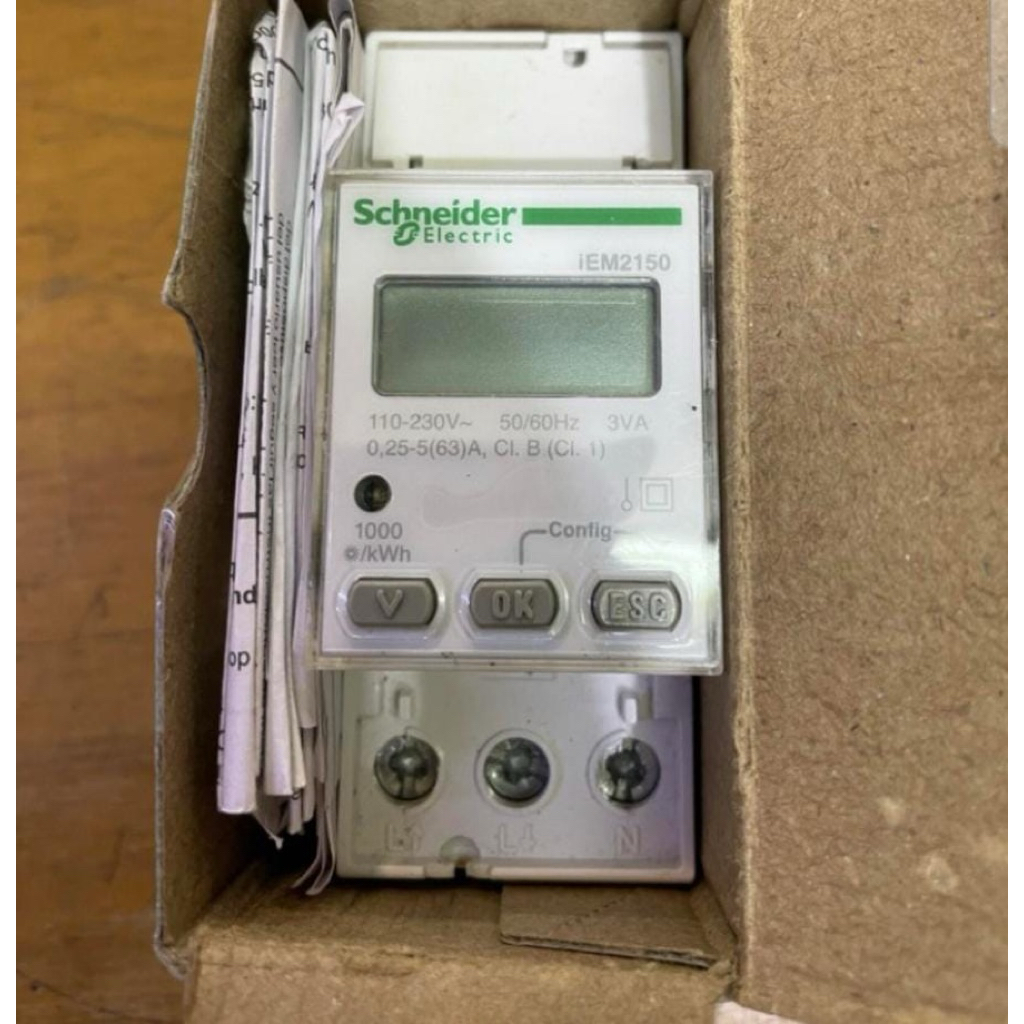 Schneider KWh meter 3 Phase