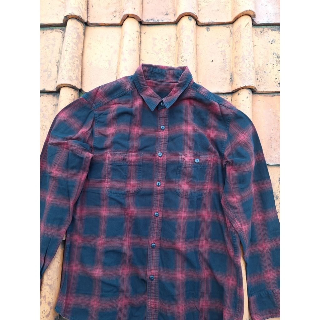 Kemeja Veterano Uniqlo