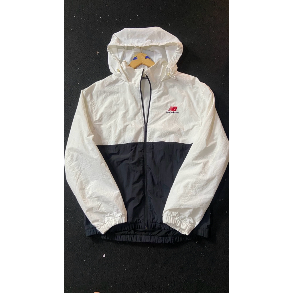 New balance windbreaker
