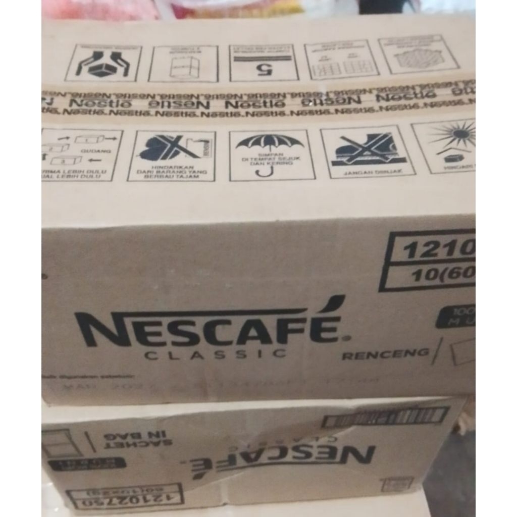

Nescafe Classic 2gr Kopi Hitam Kopi Instan Sachet 1 dus 600 sachet