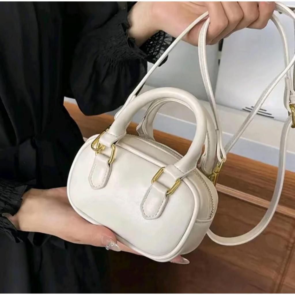 Tas selempang wanita OOTD an