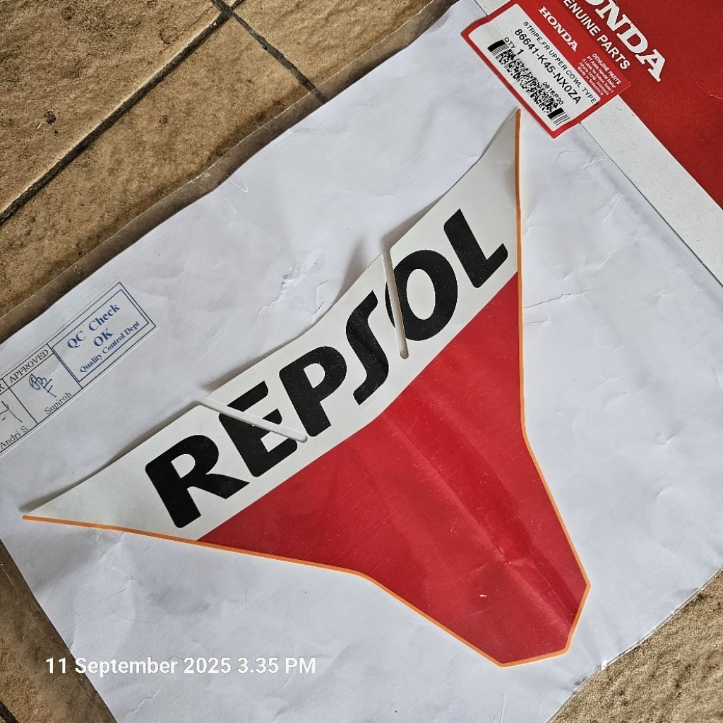 Stripe Front upper CBR 150R 2021 type 1. 86641-K45-NX0ZA