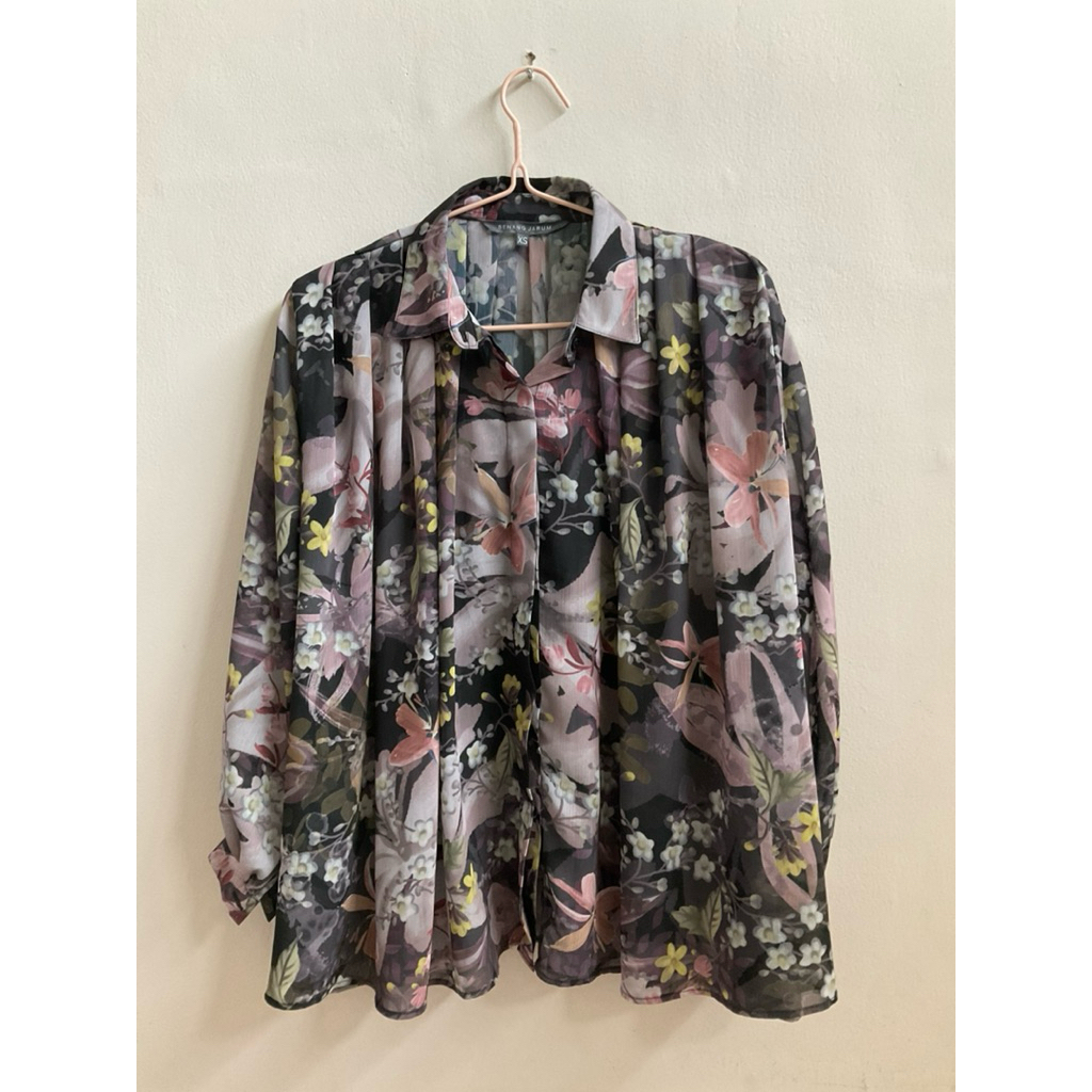 (PRELOVED) RARE Benang Jarum ITG Into The Garden Pleated Shirt Black XS