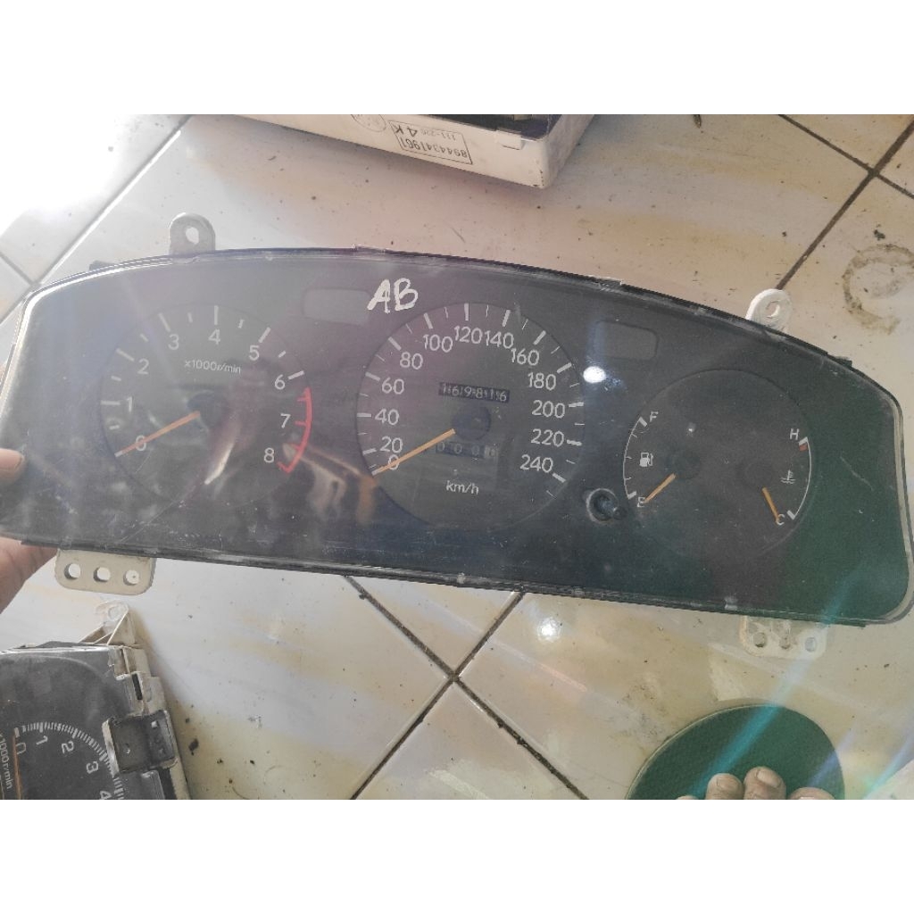 speedometer toyota corona absolute st191 original
