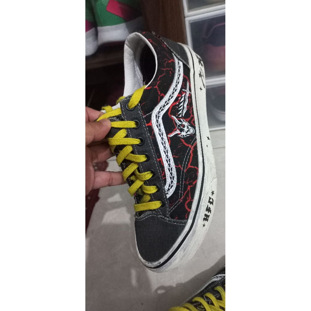 Vans Stranger Thing Resmi Navya 2nd