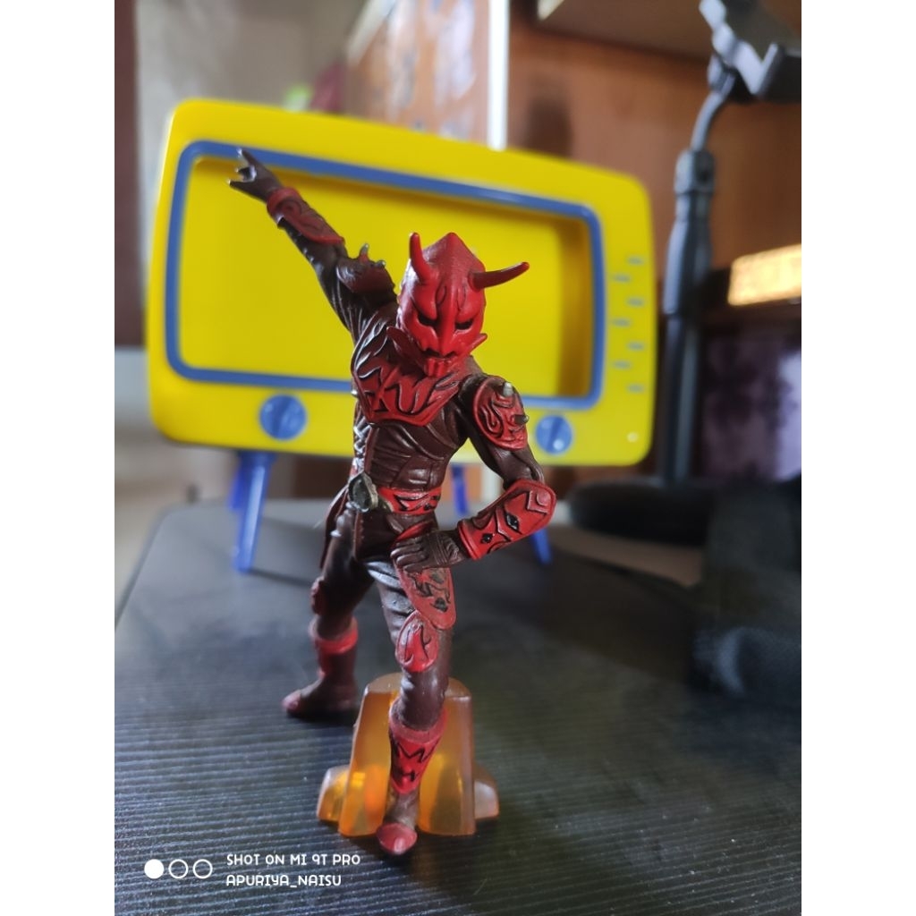 Figure Kamen Rider Gaim dan Momotaros Den O