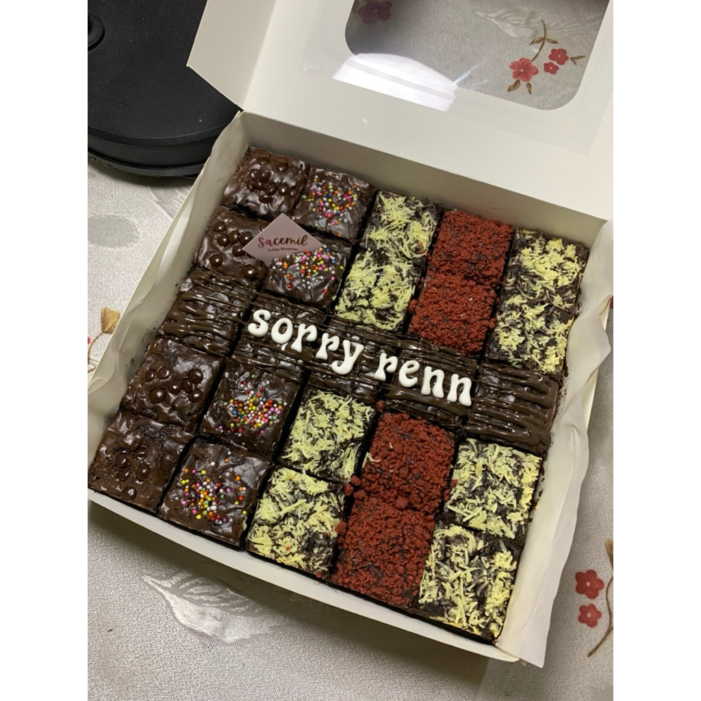 

Fudgy Brownies Sekat large Tulisan