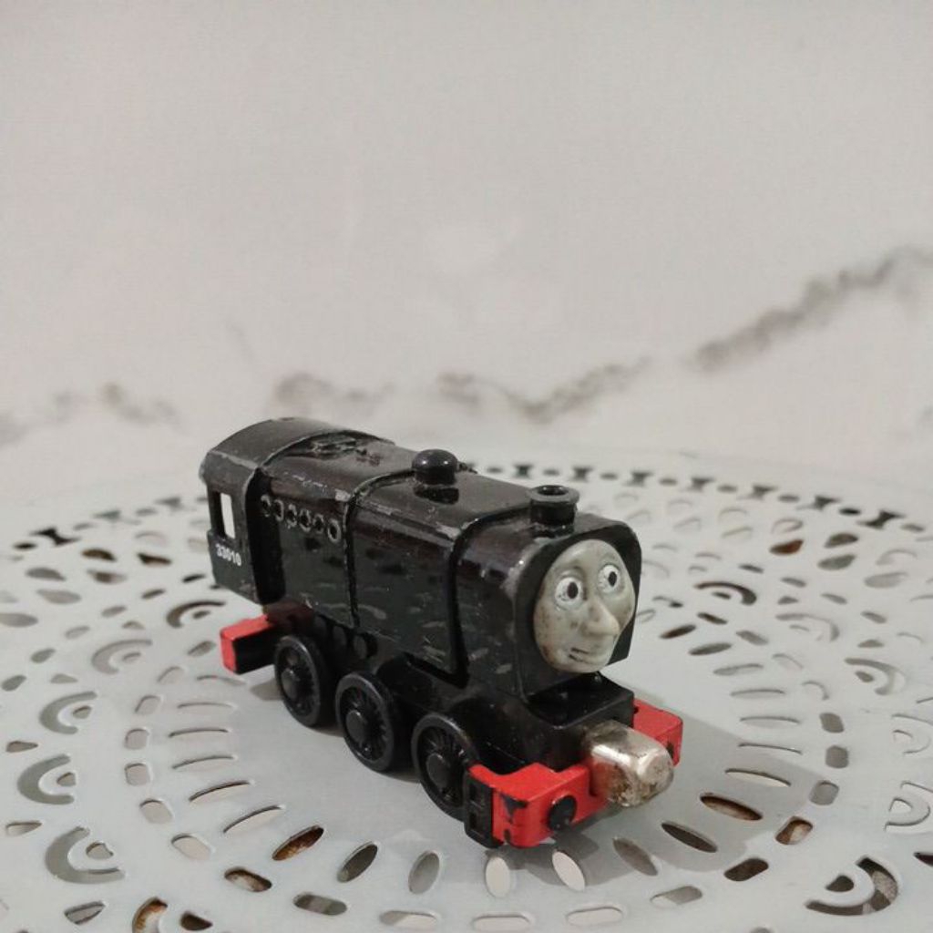 Thomas And Friend - Neville preloved magnet learning curve