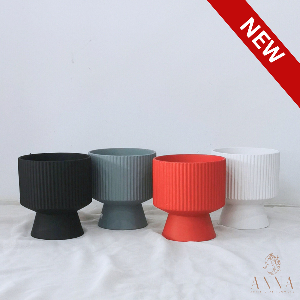 Vas Keramik Import Unik Pot Tanaman Hias Polos Tinggi