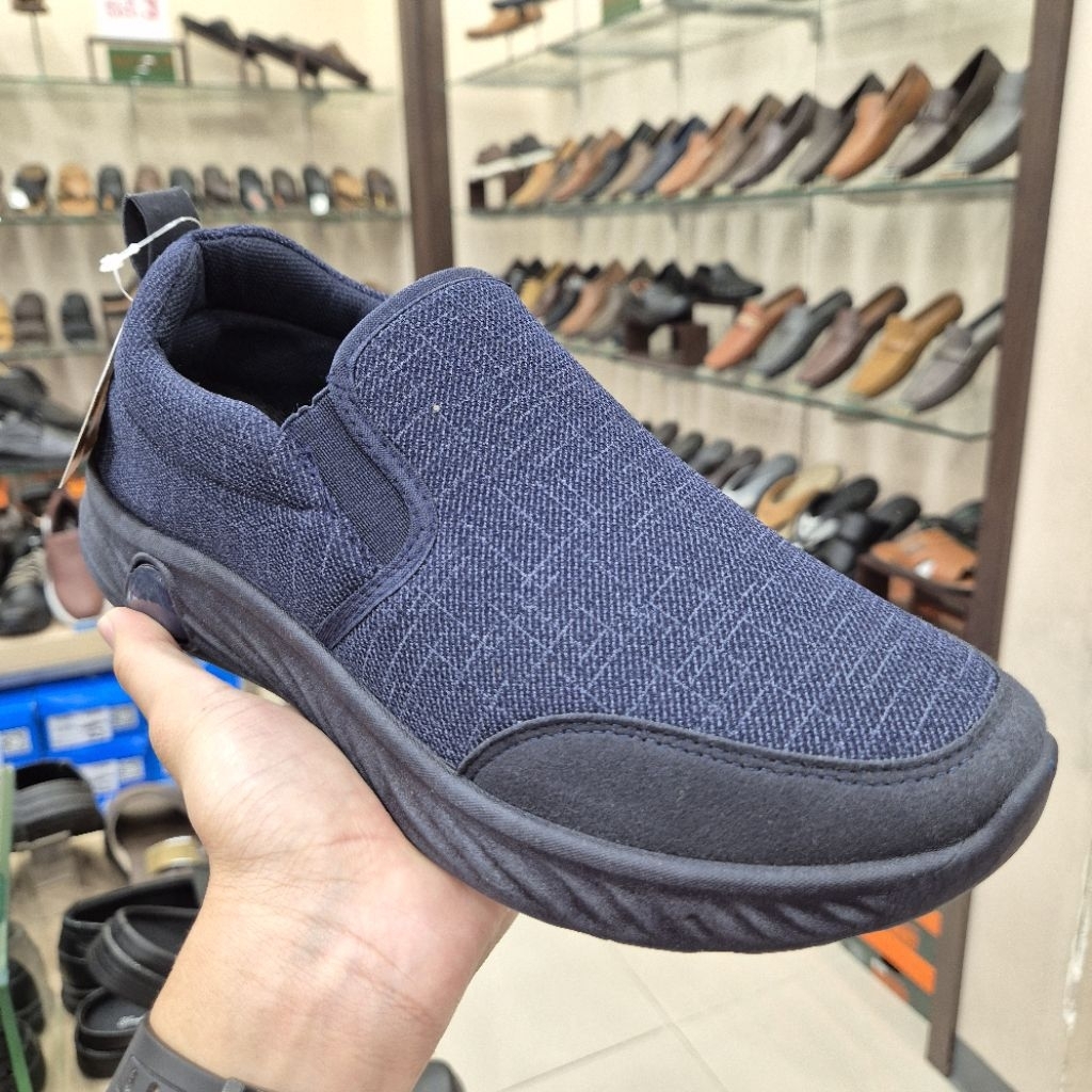 YONGKI KOMALADI Sepatu slip on pria new arrival size 39-44