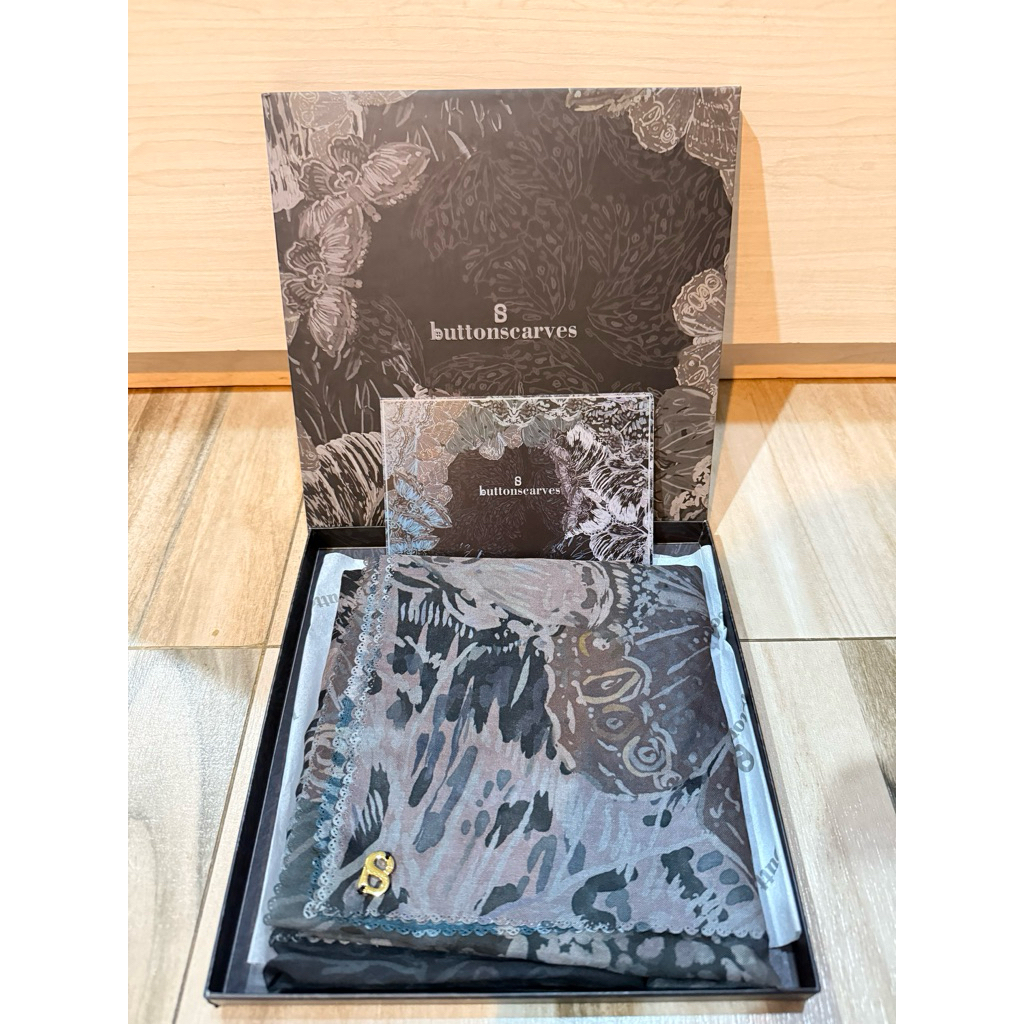 Buttonscarves The Farsha black