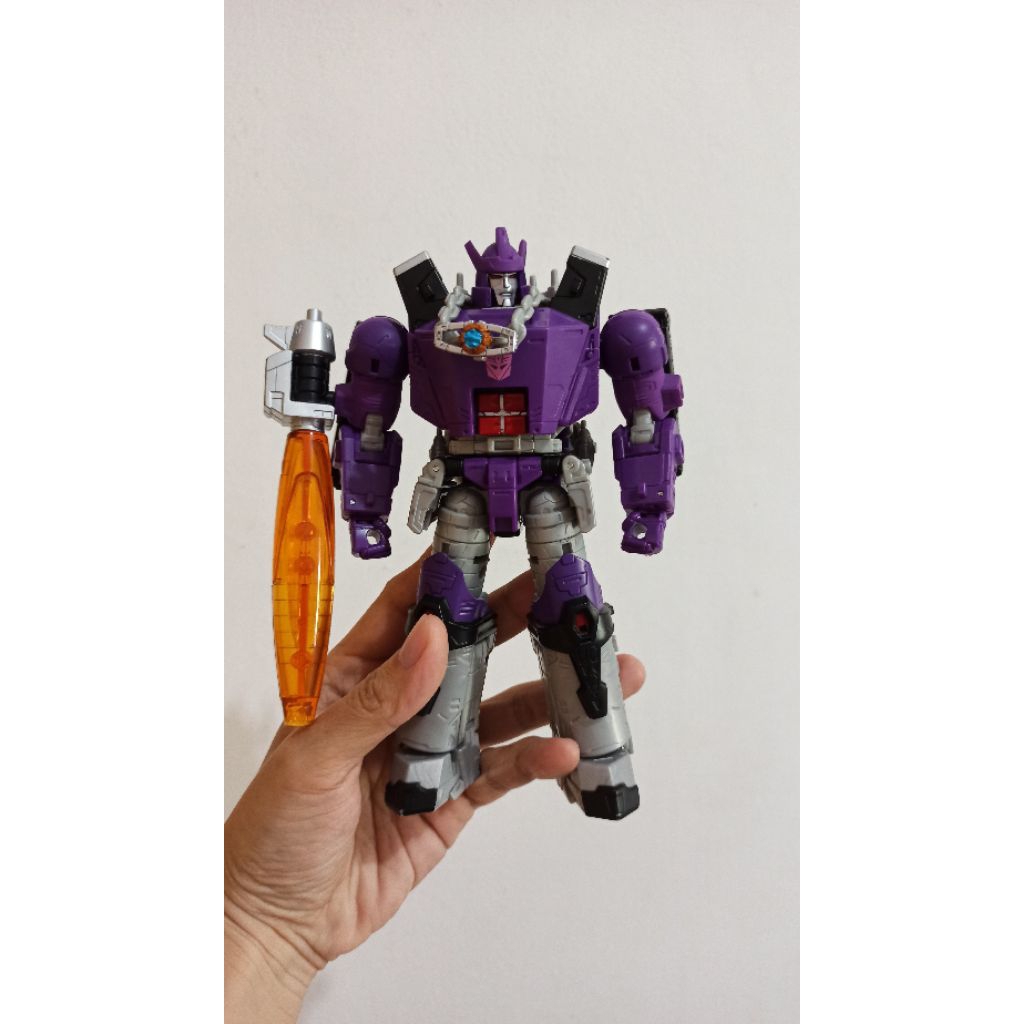 hasbro leader class galvatron legacy / megatron siege wfc kingdom