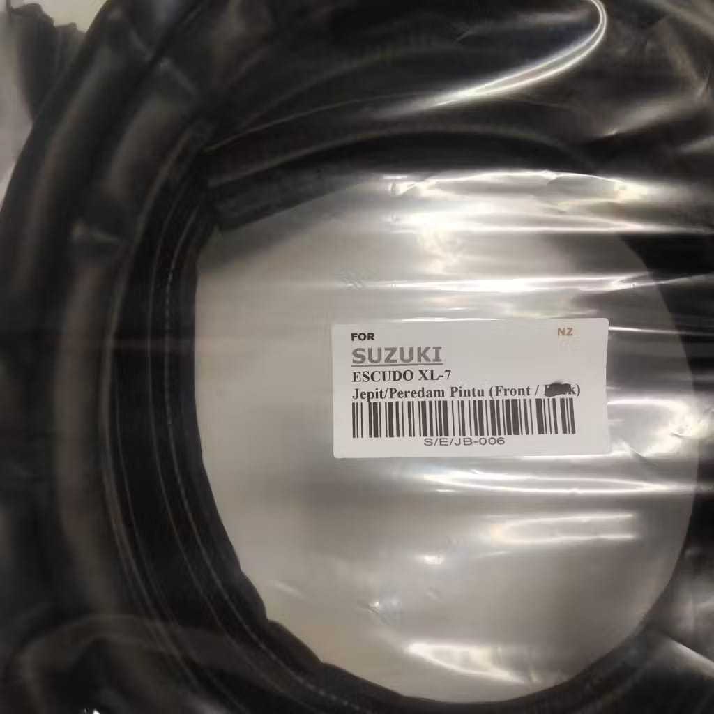 Karet peredam pintu depan mobil Suzuki Escudo XL-7