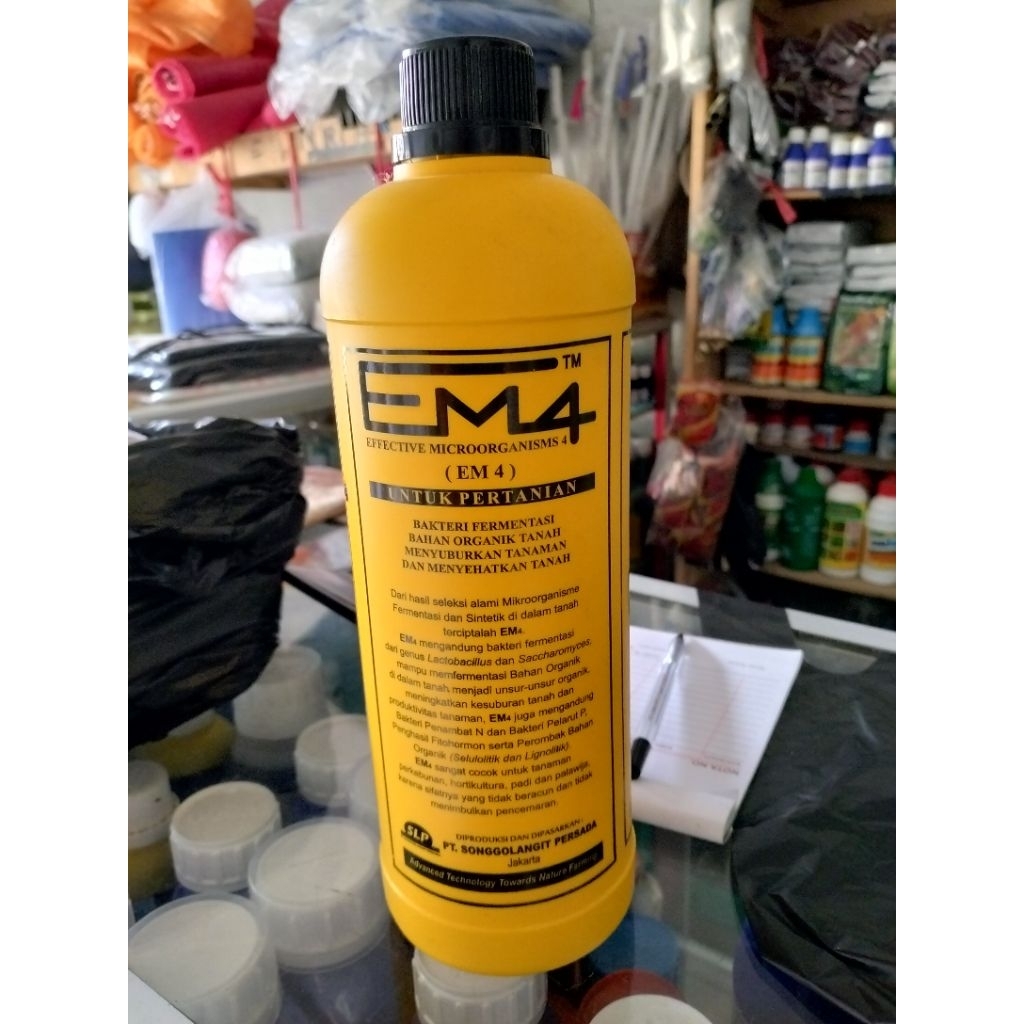 EM4 pembenah tanah organik