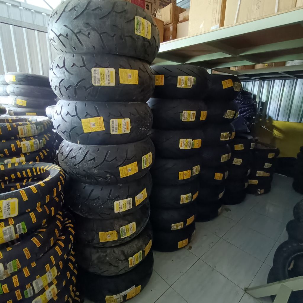 Ban ring 18 240/40 Pirelli Night dragon THN produksi 2017