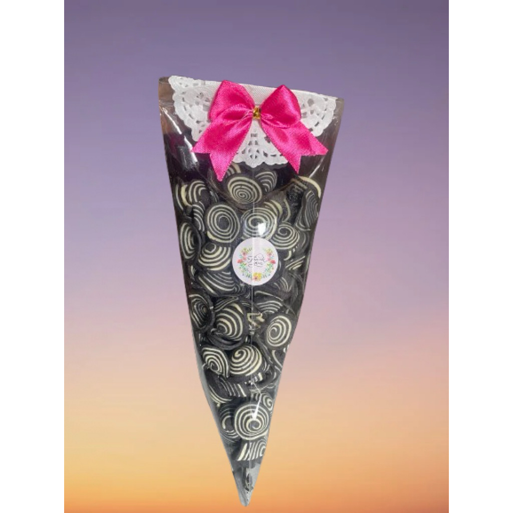 

SNACK BUAH TANGAN PERNIKAHAN MIN ORDER 50 pack ( FREE STIKER NAMA PENGANTIN ) 150gr-200gr